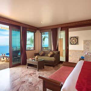 Sandalwood Luxury Villa Resort